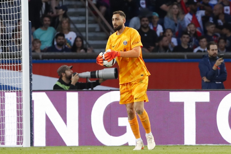 爱游戏体育-多纳鲁马周二现身巴黎基地 但未参与预备队合练