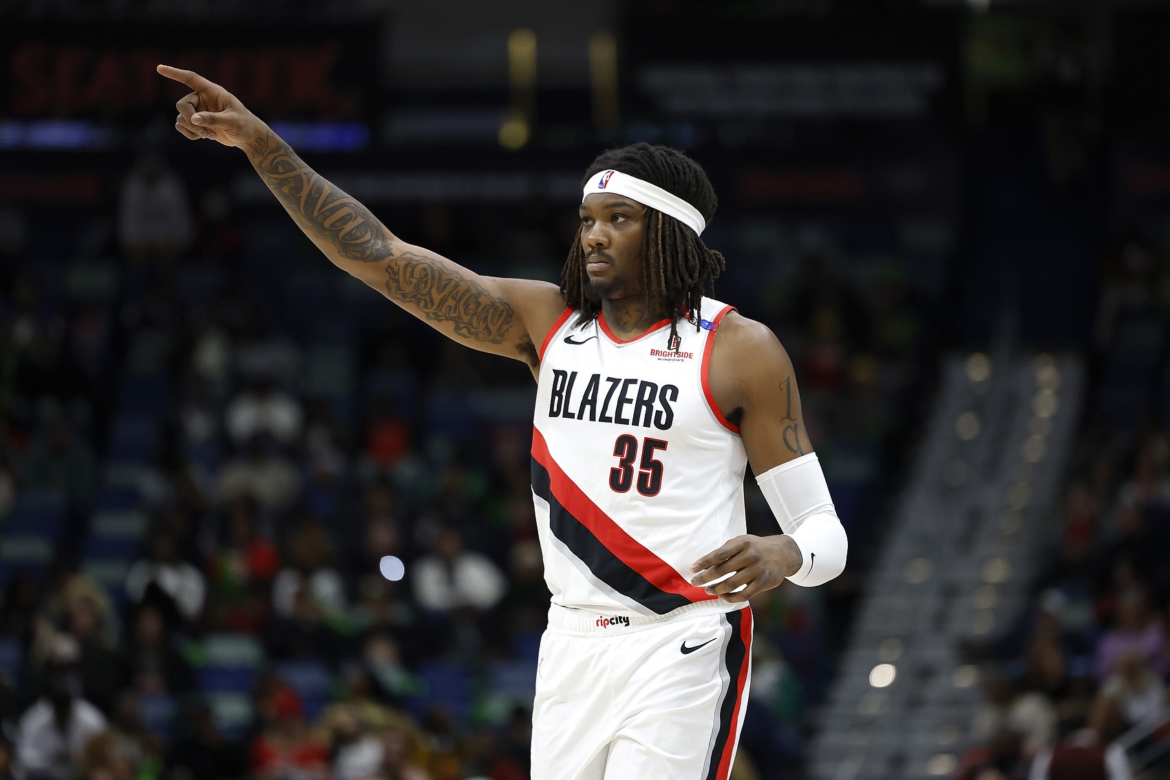 爱游戏官网-开拓者交易动向:罗威成主要筹码,亨德森进步显著暂不出售