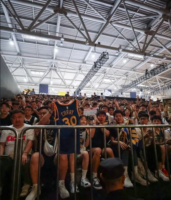 库里社媒晒出一大波中国行图片&amp;视频：这里的能量不可思议