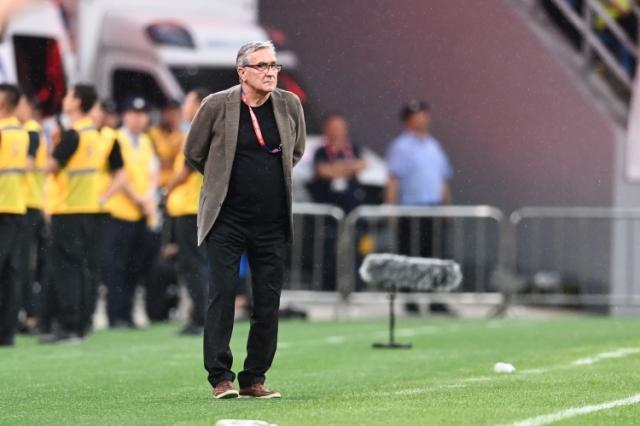 爱游戏-【早报】曼联官宣新帅，滕哈赫深情告别！