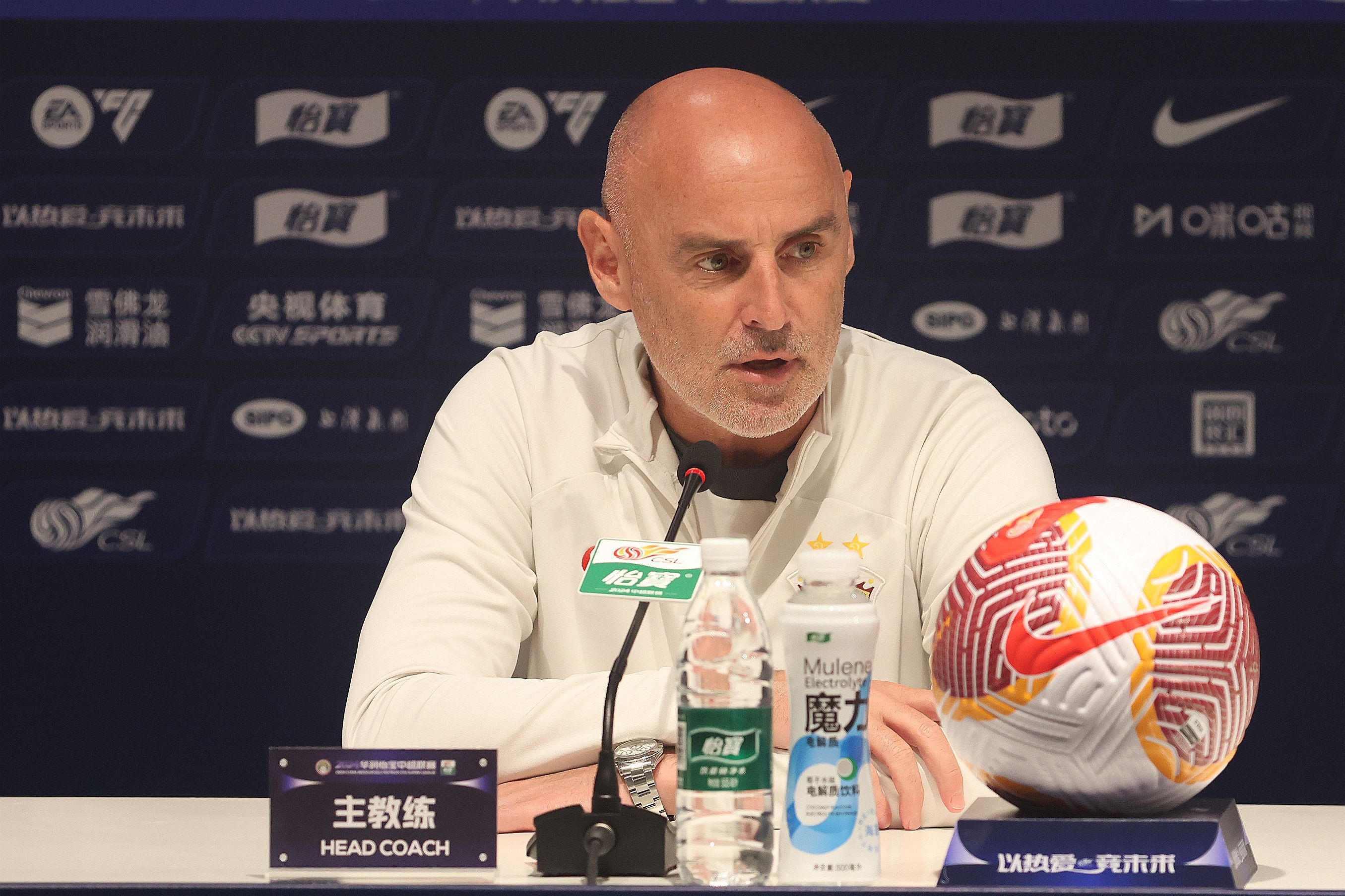 爱游戏体育-穆斯卡特:现在不是去考虑中超冲冠的事情,关注点是明天的比赛
