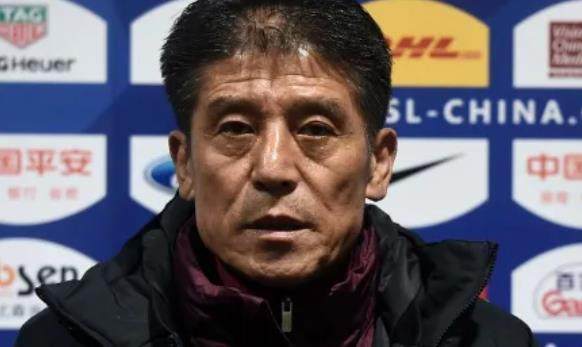 爱游戏官网-强强对话深圳脆败 浪射+拼抢不足李章洙深感无奈