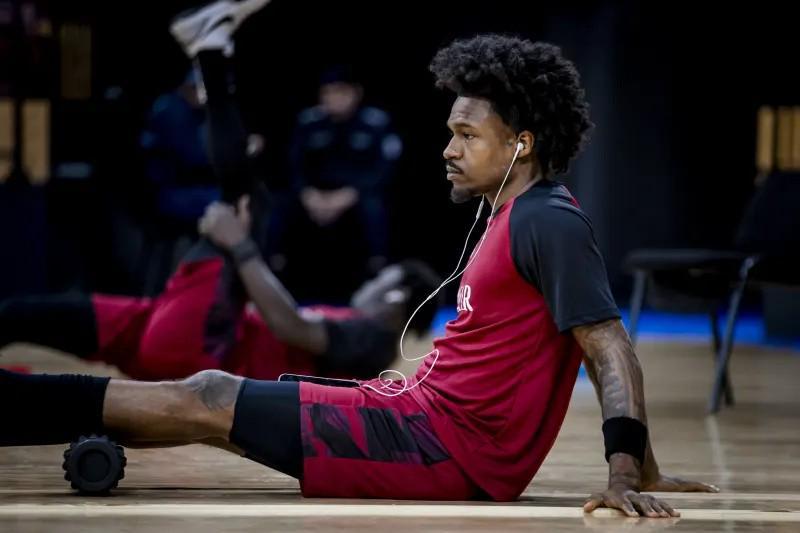 爱游戏-记者：上海和古德温保持联系，后者正在卡塔尔等待航班恢复