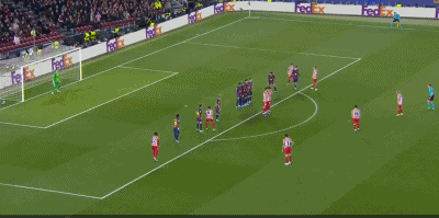 爱游戏中国-小蜘蛛破门，巴萨队史第3次欧冠主场比赛被对手打进直接任意球